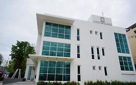 Matini Hotel Bu